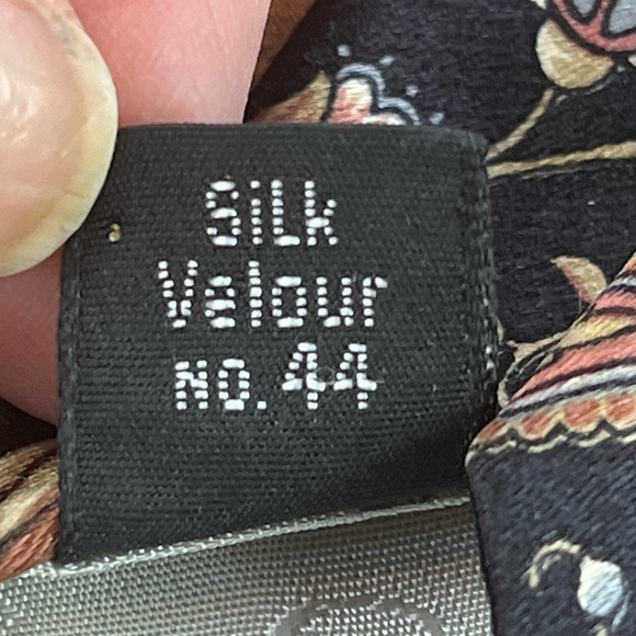 Oscar de la Renta Silk Floral Tie Thin Hand Sewn Hand Bar Tack - Picture 7 of 15